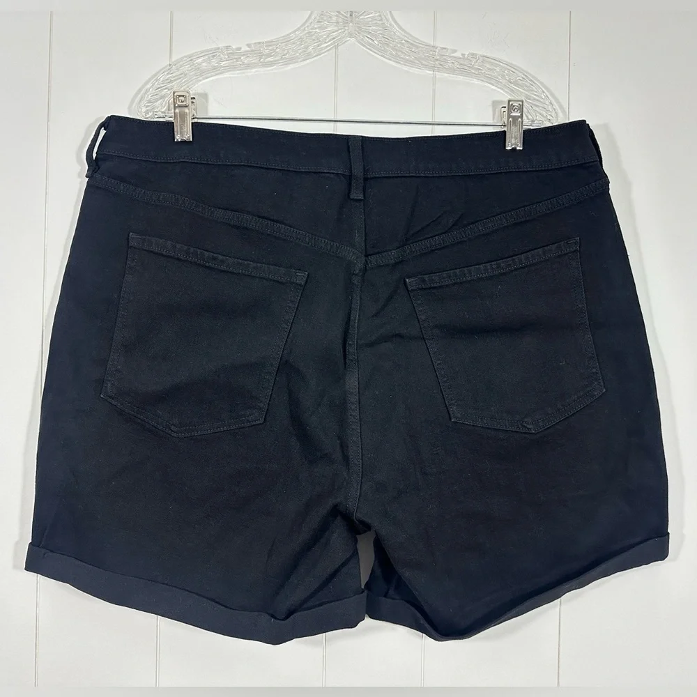 NWT Old Navy Women's Wow Cuffed Jean Shorts Size 18 Black Denim High Rise - Picture 2 of 7